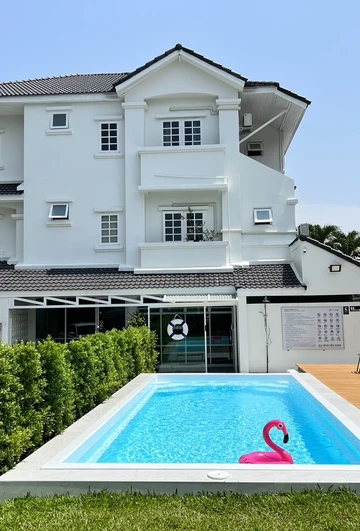 รูปภาพของMini-Me HUBS, Charm Suites & Pool in Old City