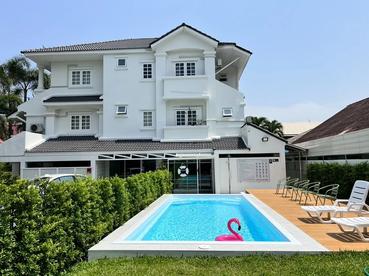 รูปภาพของMini-Me HUBS, Charm Suites & Pool in Old City