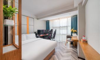 Yunqi Hotel (RT-Mart Guogou Plaza)