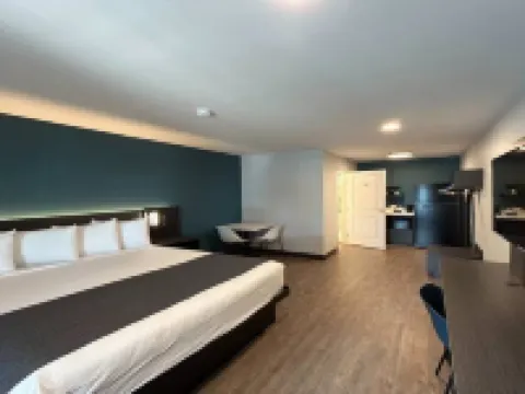 Studio 6 Corona, CA - West Hotels in Corona