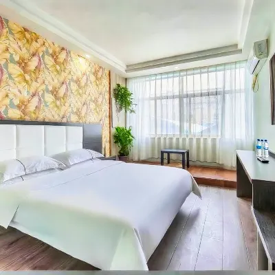 Impression Holiday Hotel Hotels near Yueji Park