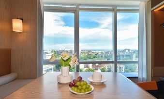 MEHOOD LESTIE Hotel (Beihai Yintan Avenue Qiaogang Fengqing Street)