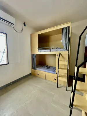 Isa-Hostel - Hostales