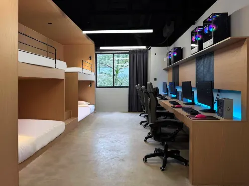 Qingshan E-Sports Hotel (Dujiangyan Scenic Area)