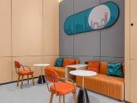 Urban Convenience Hotel (Tianmen West Lake Lu Yu Ancient Garden Branch) 天門のホテル