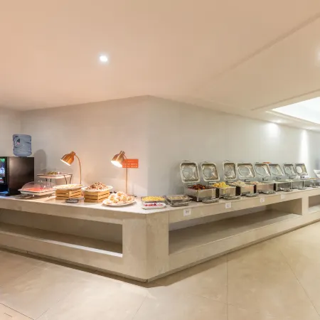 Vienna International Hotel (Guiyang Qingzhen Gaoyuan Mingzhu Junyueguoji)