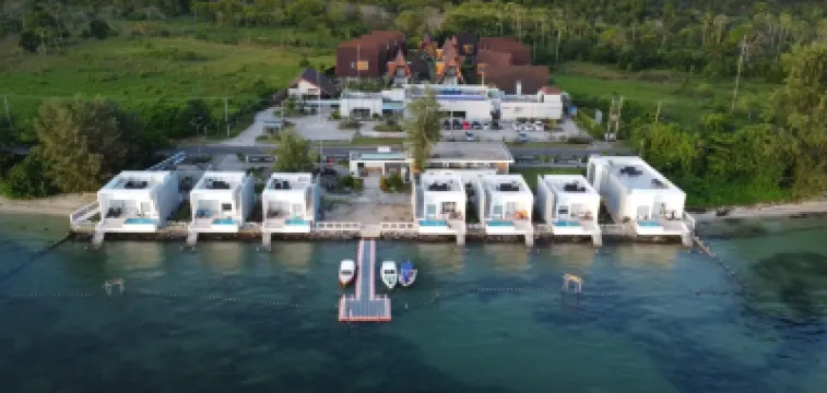 One of A Kind Resort at Trikora Beach Hotel di 