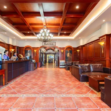 Pingliang Xida Holiday Hotel (South Gate Night Market Liuhu Park)