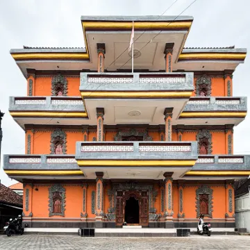 Urbanview Noja Guest House near Living World Denpasar 登巴薩附近的飯店