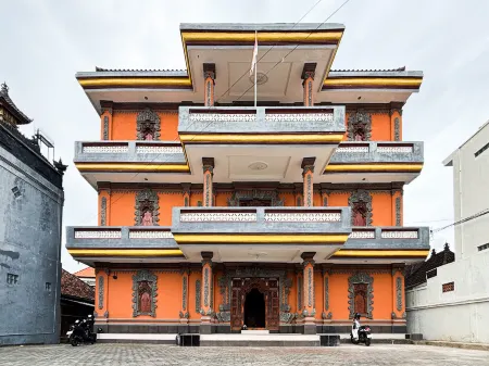 Urbanview Noja Guest House near Living World Denpasar Отели рядом с достопримечательностью «Сингападу Баньян Три»