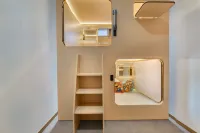 Z-Designer BERPUNKDESIGNCINE Exclusive Capsule Hotel