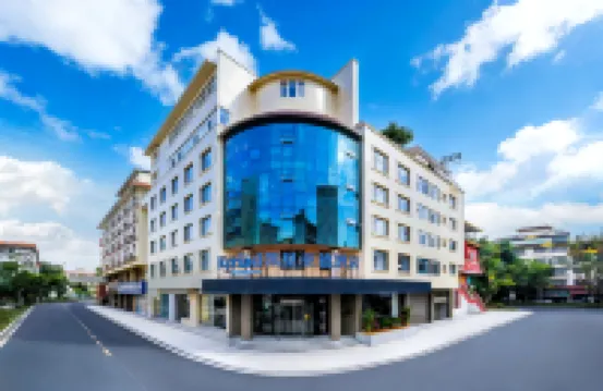 Kyriad Hotel (Xishuangbanna Jinghong Water Splashing Square Manting Park Branch)