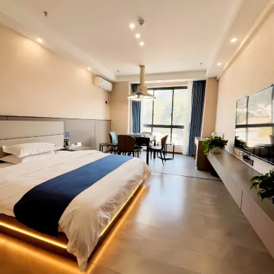 Hongyang Hotel (Tongren Railway Station) Hotels near Tongren Railway Station