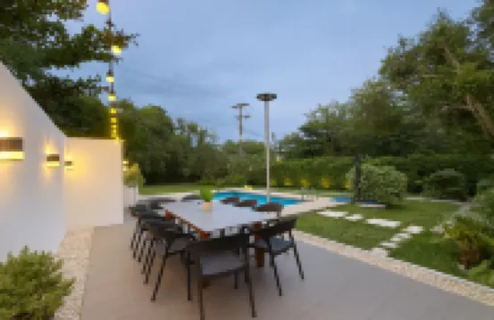 บ้านรับลม (ริมคลอง)