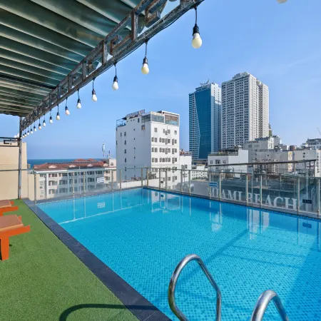 Celina Hotel & Apartment