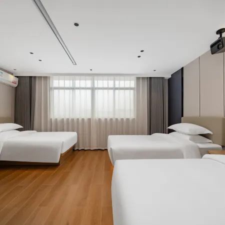 Kailin Hostel Отели рядом с достопримечательностью «Стадион Иу»