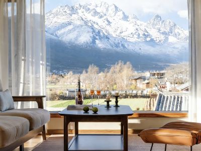 Baisha Pine Retreat · Private Villa with Snow Mountain & Golden Peak View