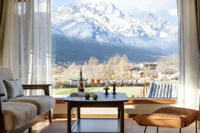 Baisha Pine Retreat · Private Villa with Snow Mountain & Golden Peak View Hotels in Baisha old town/FOLIDAY Town Lijiang Mediterranean Resort