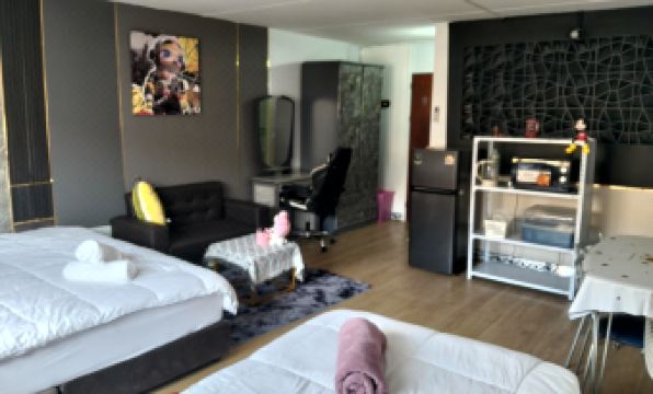 Impact Muang Thong Popular Condo C5 by Mom Tang
