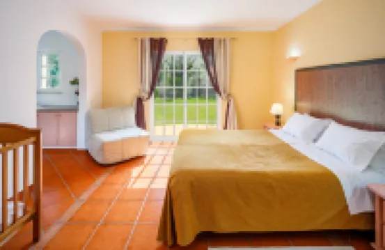 5 Bedroom Private Villa Tenazinha III, pool, garden, BBQ