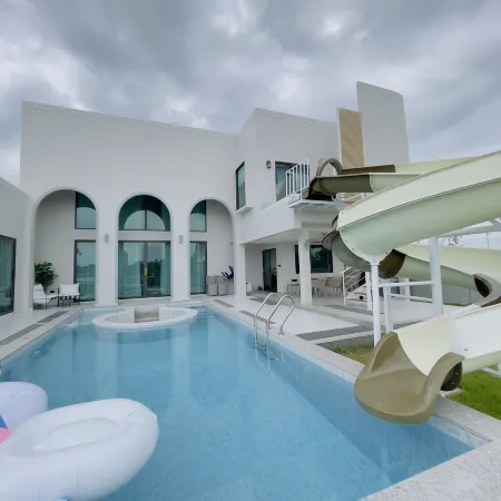 Reniva Poolvilla Cha-am
