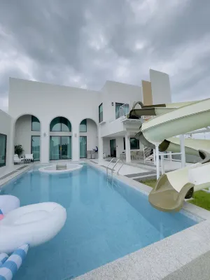 Reniva Poolvilla Cha-am