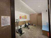 Yuefeng Hotel (Yangjiang Baili Plaza)