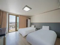 Jeju Pearly Hotel Hotels in der Nähe von Mysterious Road