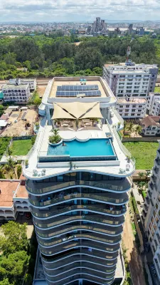 Infinity Pool +Stunning Ocean Views Gem in Nyali.