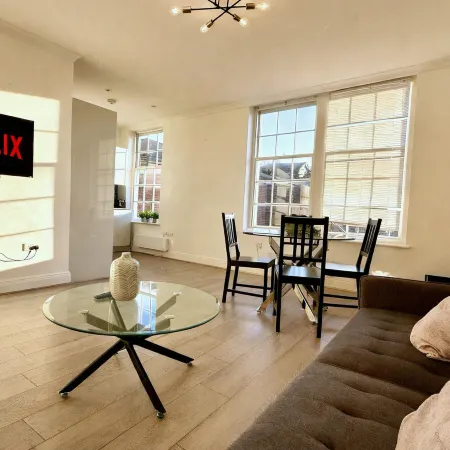 Exceptional 2 bedroom Flat in the Heart of Reading