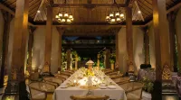 Karenina Agung Resort Semarang - servizio colazione