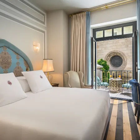 Gran Hotel Claridge Granada - Preferred Hotels & Resorts