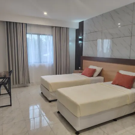 Royale House Hotel Davao powered by Cocotel