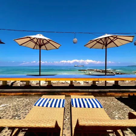 Ashyana Candidasa Beach Resort Отели рядом с достопримечательностью «Пляж Вайт-Сэнд»