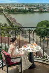 Grand Royal Riverside Hue, Fusion Collection - Romantisk