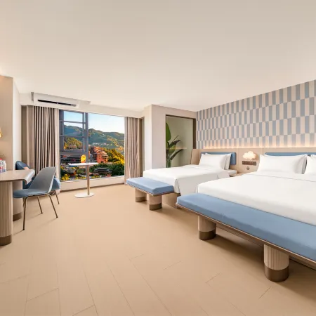 HanTing Hotel (Xijiang Qianhu Miao Village West Gate Tourist Center)