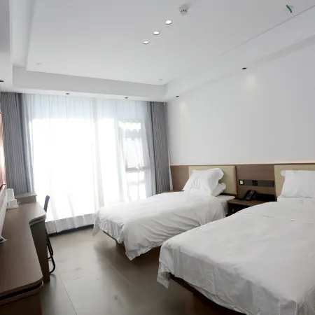 Yuyang Smart Hotel (Grassland Sky Road)