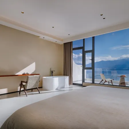 DaLi Jiuyu · Seaside and Mountain View at Dusk · Courtyard Vacation Boutique Stay (Erhai Lake)