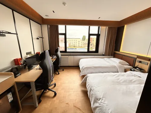 U+ E-Sports Hotel - parking