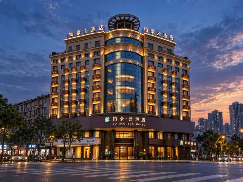 Designer The Hotel·Serenity Hotel - Airport Shuttle