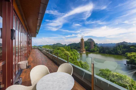 Li River Hotel (Guilin Two Rivers and Four Lakes Xiangshan Scenic Spot)