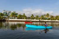 Castle Bayview Resort & Spa - Resorts