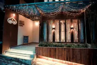 西江泊雲·客棧（千户苗寨店） 鄰近貴州西江阿幼民族文化博物館有限公司的酒店