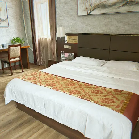 Qingjiang Holiday Hotel