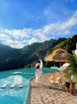 Longyan Senlin Shuixiang Resort