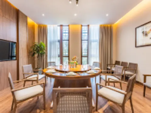 藝畫·岷東蘇苑大酒店 鄰近岷東生活廣場的酒店