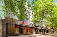 Nanfeng Hotel (Hanzhong High-speed Railway Station Central Plaza)