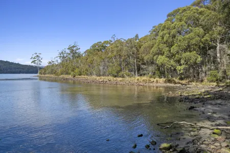 The Fox and Hounds Historic Hotel Отели в г. Порт-Артур