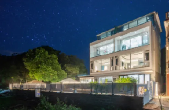 Yi'an jiujianhai Homestay (Weizhou Island Colorful Beach Branch) Hotel berhampiran Wucai Beach