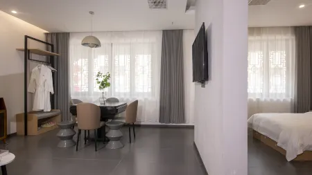 Huaxi Xiyuange Homestay Отели рядом с достопримечательностью «Daxingguo Temple»